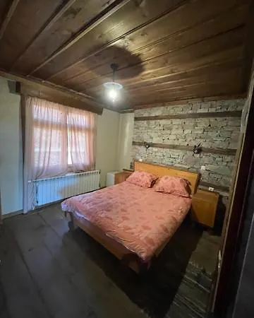 Guest Homes בקתה