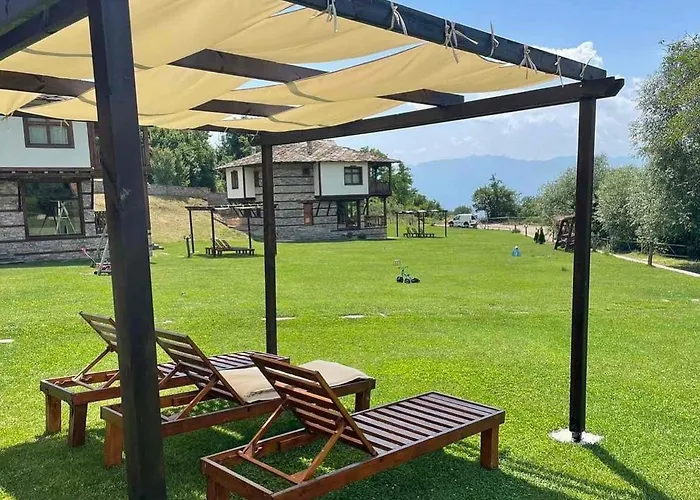 Σαλέ Guest Homes Leshten