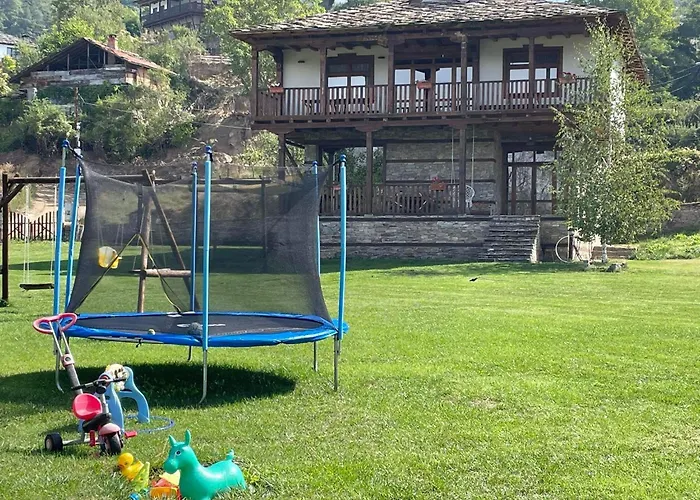 Σαλέ Guest Homes